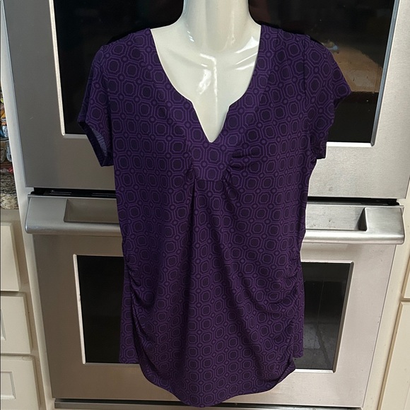Elegant Purple Geometric Blouse - Picture 1 of 16